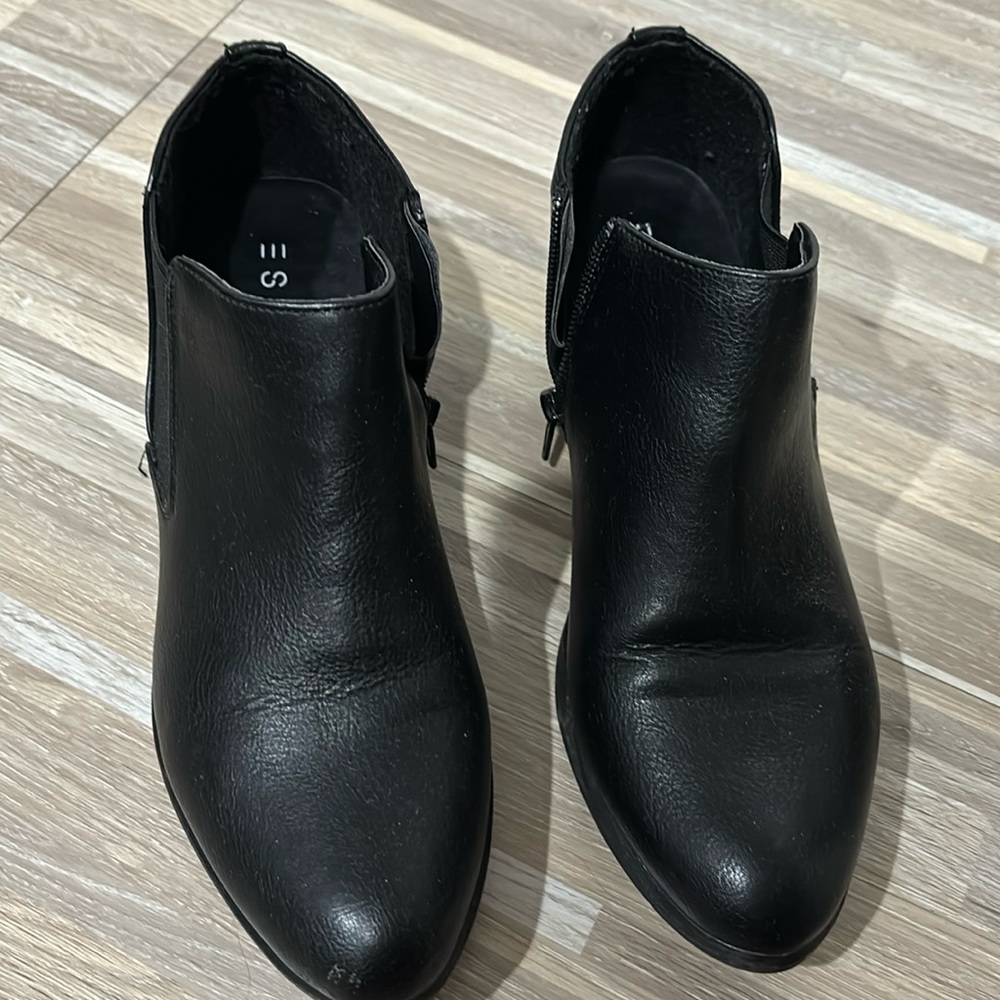 Esprit booties 8